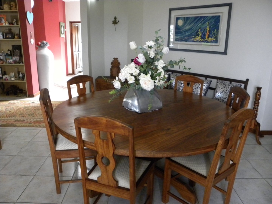 5 Bedroom Property for Sale in Wavecrest Eastern Cape